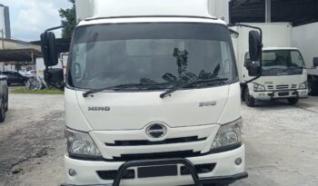 2023 Hino XZC730R Freezer Box 17′ (1 LHS Door) TipTop Condition full