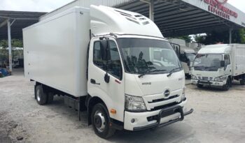 2023 Hino XZC730R Freezer Box 17′ (1 LHS Door) TipTop Condition full