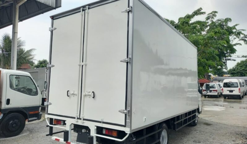 2016/17 Mitsubishi Fuso FE83PG Fiber Box 16’10 full