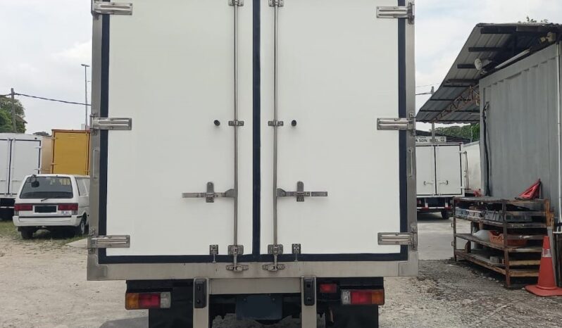 2023 Hino XZC730R Freezer Box 17′ (1 LHS Door) TipTop Condition full