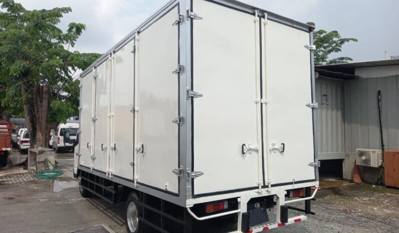 2016/17 Mitsubishi Fuso FE83PG Fiber Box 16’10 full