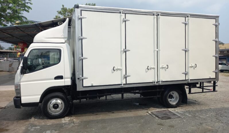 2016/17 Mitsubishi Fuso FE83PG Fiber Box 16’10 full