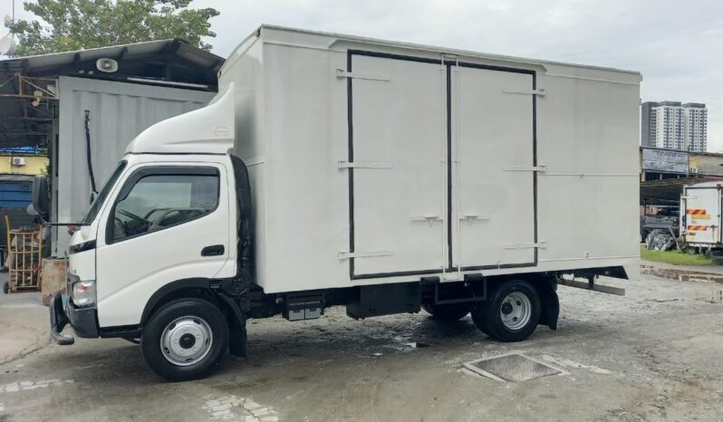 2010/11 Hino WU410R (UBS) Aluminium Box 16’8 (2 LHS Door) full