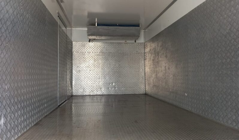 2023 Hino XZC730R Freezer Box 17′ (1 LHS Door) TipTop Condition full