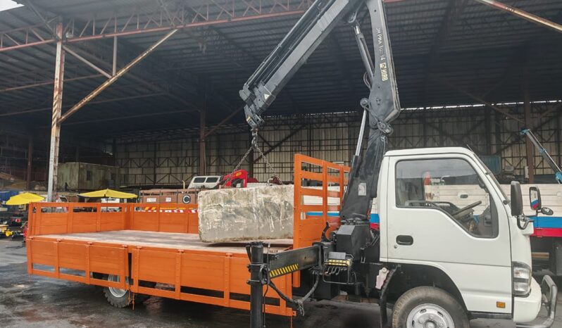 2013 Isuzu NPR66UPH-A (UBS) Kargo With Crane 18′ (HIAB crane 2.5ton) full