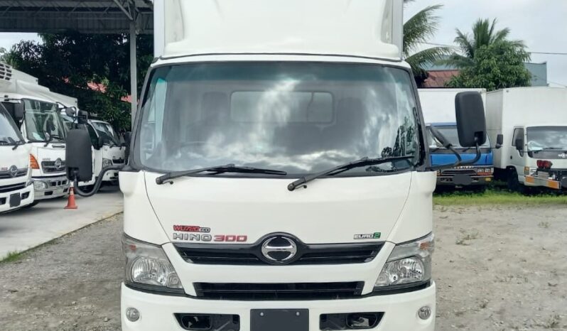 2016 Hino WU720R Freezer Box 16′ (1 LHS Door) (Temp -13C) full