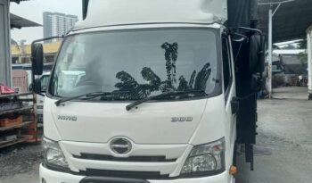 2022 Hino XZC710 (UBS) A KARGO AM With Steel Railing 21’5 Top Condition full