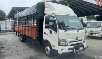 2022 Hino XZC710 (UBS) A KARGO AM With Steel Railing 21’5 Top Condition full