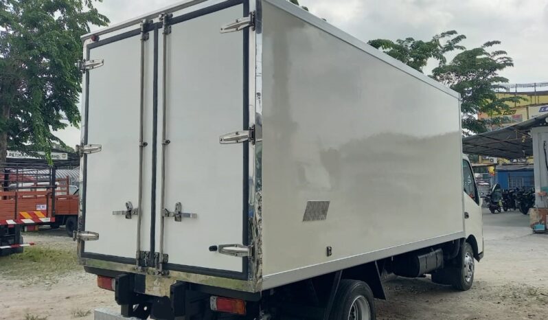 2016 Hino WU720R Freezer Box 16′ (1 LHS Door) (Temp -13C) full