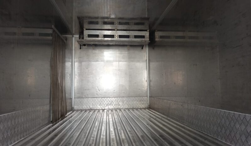 2016 Hino WU720R Freezer Box 16′ (1 LHS Door) (Temp -13C) full