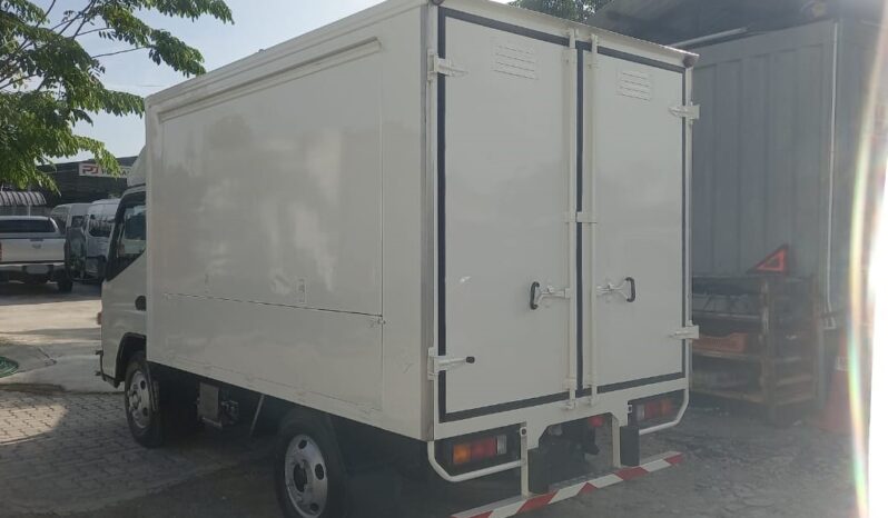 2018/19 Mitsubishi Fuso FE71PB Fiber Box 10’4 TipTop Low Mile !!! full