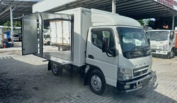 2018/19 Mitsubishi Fuso FE71PB Fiber Box 10’4 TipTop Low Mile !!! full
