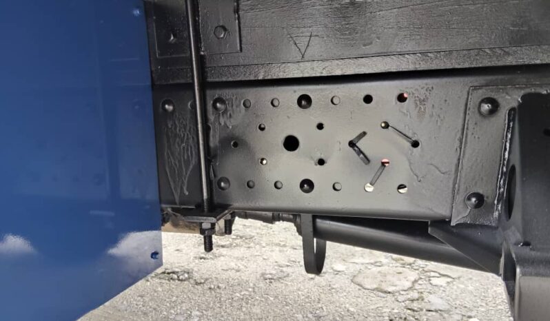 2017 Isuzu NLR85UEE-A (UBS) Freezer Box 13′ (1 LHS Door) full