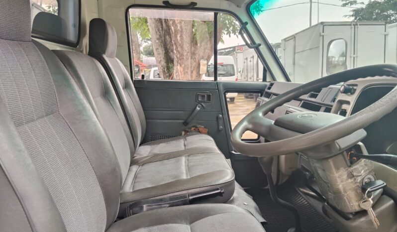 2005 Daihatsu DELTA V116-HA Corrugated Box 14’3 (1 LHS Door) Sell As Condition full