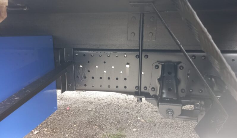 2016 Isuzu NPR71UKH Freezer Box 16′ (1 LHS Door) (Temp -13C) full