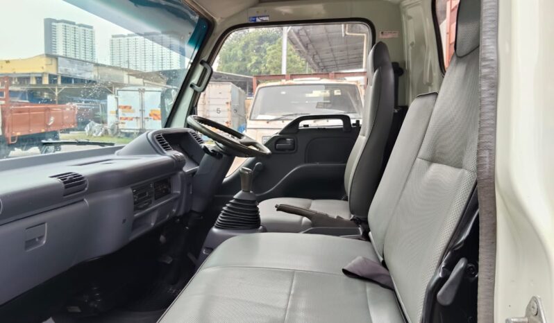 2013 Isuzu NPR71ULHT Kargo Am 14’3 full