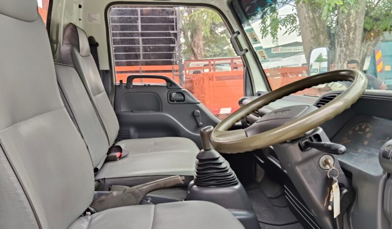 2013 Isuzu NPR71ULHT Kargo Am 14’3 full