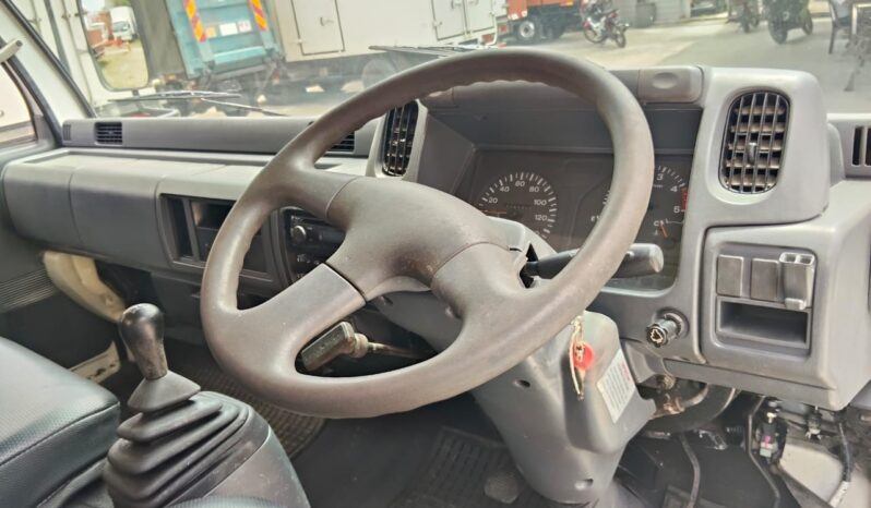 2017 Nissan UD NU41T5 Kargo Am 16’3 Sell As Condition full