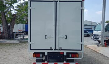 2023 Isuzu NLR85UEE Alu Box 10’4 (2 LHs Door) TipTop Condition full
