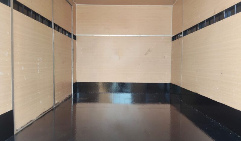 2023 Isuzu NLR85UEE Alu Box 10’4 (2 LHs Door) TipTop Condition full