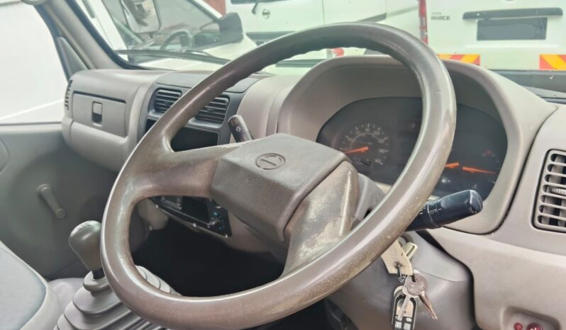 2014/15 Hino WU302R Chiller Box 10′ (1 LHS Door ) (Temp -5C) full