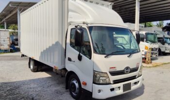 2020/21 Hino XZU720R (UBS) Corrugated Box With Tail Lift 17’7 full
