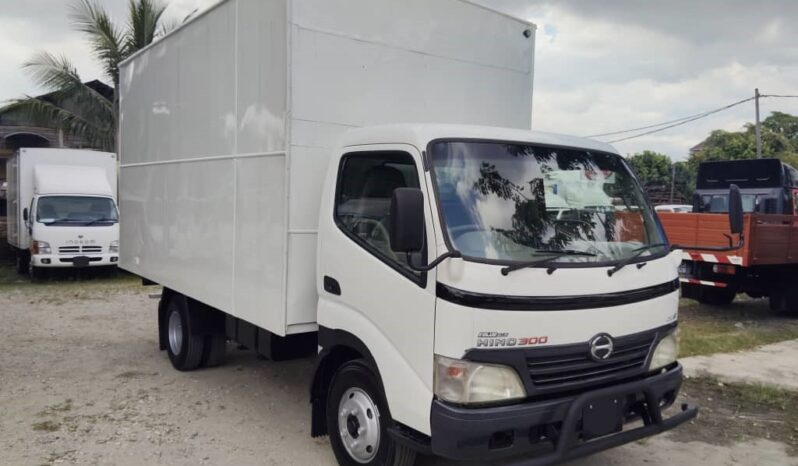 2011 Hino WU410R Aluminium Box  14’8 full