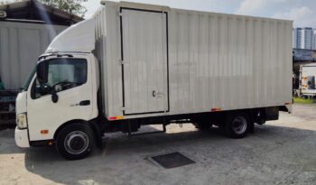 2020/21 Hino XZU720R (UBS) Corrugated Box With Tail Lift 17’7 full