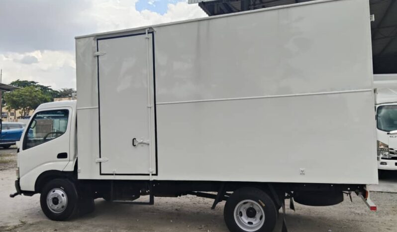 2011 Hino WU410R Aluminium Box  14’8 full