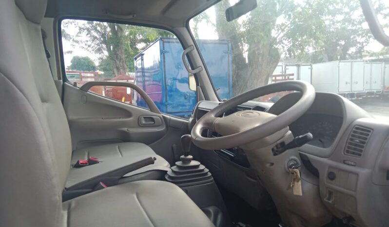 2011 Hino WU300R Corrugated Box 10’4 (1 RHS Door & 1 LHS Door) full