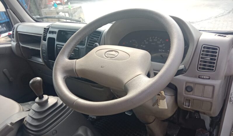 2011 Hino WU300R Corrugated Box 10’4 (1 RHS Door & 1 LHS Door) full