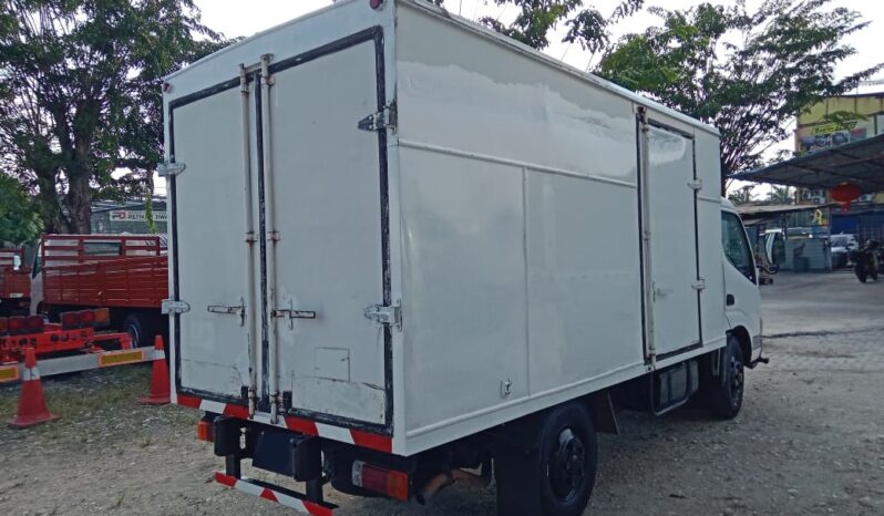 2007 Hino WU300R (UBS) Alu Box 13′ Sell As Condition full