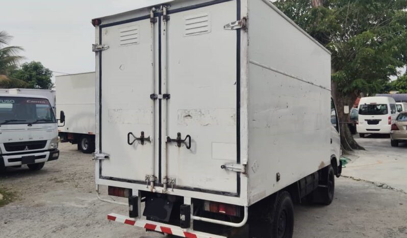 2014/15 Hino WU302R Alu Box 10’4 (1 LHS Door) full