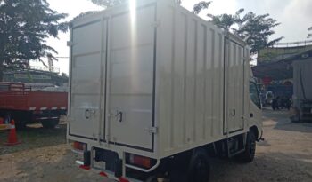 2011 Hino WU300R Corrugated Box 10’4 (1 RHS Door & 1 LHS Door) full