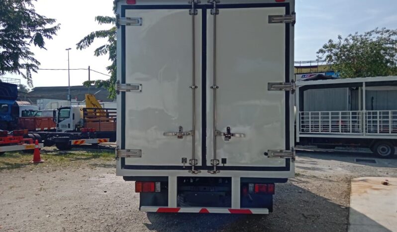 2017 Isuzu NPR81UKH Freezer Box 16′ (1 LHS Door) full
