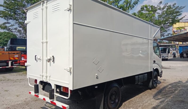 2014 Hino WU302R (UBS) LUTON BOX 13FT (1 LHS Door) full