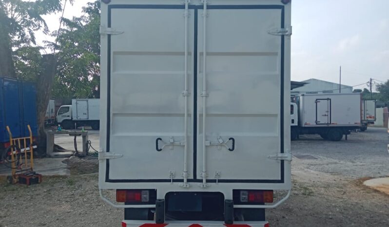 2011 Hino WU300R Corrugated Box 10’4 (1 RHS Door & 1 LHS Door) full