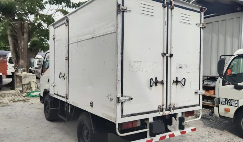 2014/15 Hino WU302R Alu Box 10’4 (1 LHS Door) full