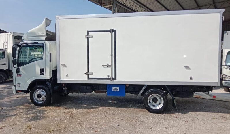 2017 Isuzu NPR81UKH Freezer Box 16′ (1 LHS Door) full