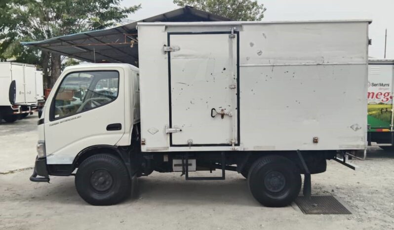 2014/15 Hino WU302R Alu Box 10’4 (1 LHS Door) full