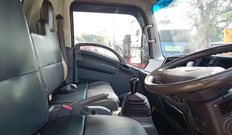 2017 Isuzu NPR81UKH Freezer Box 16′ (1 LHS Door) full