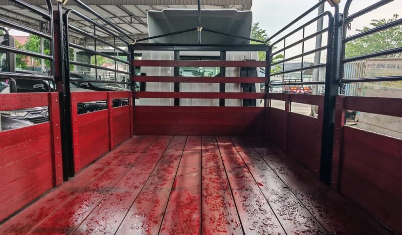 2025 Isuzu NLR77UEE-A (UBS) KARGO AM 13’1 (Steel railing 5pcs)  Super TipTop Condition full