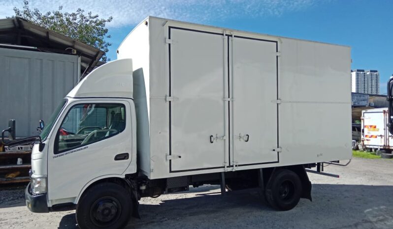 2012 Hino WU342R ALU BOX 14’8 (2 RHS Door & 2 LHS Door) full