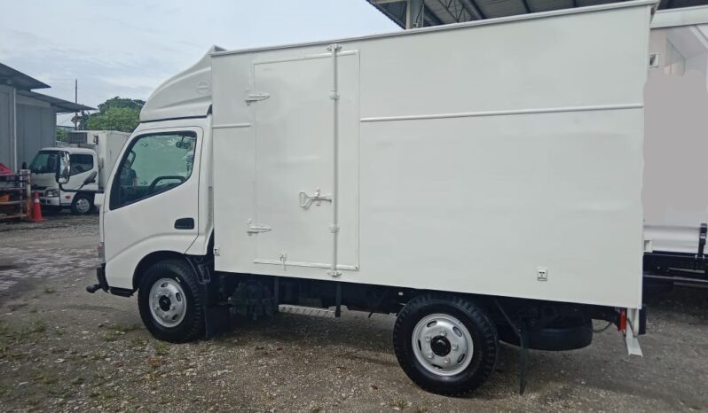 2013/14 HINO WU600R Alu Box 10’3 (1 LHS Door) full