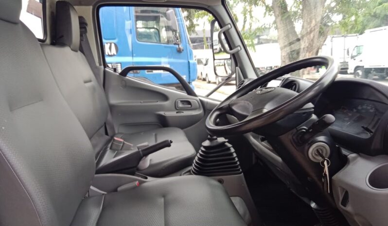2023 Hino XZU600 Kargo Am 10’4 TipTop Condition full