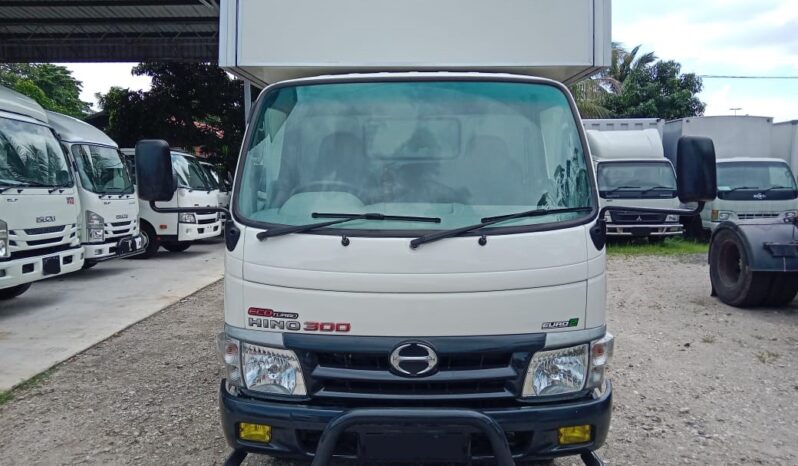 2013/14 Hino WU302 Luton Box 10’9 full