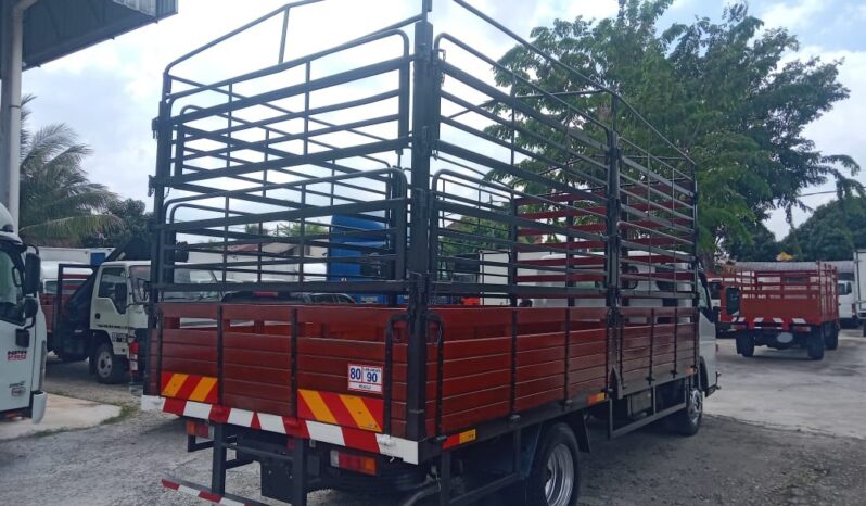 2021 Mitsubishi Fuso FE85PG WOODEN CARGO WITH STEEL RAILING 16’9 full