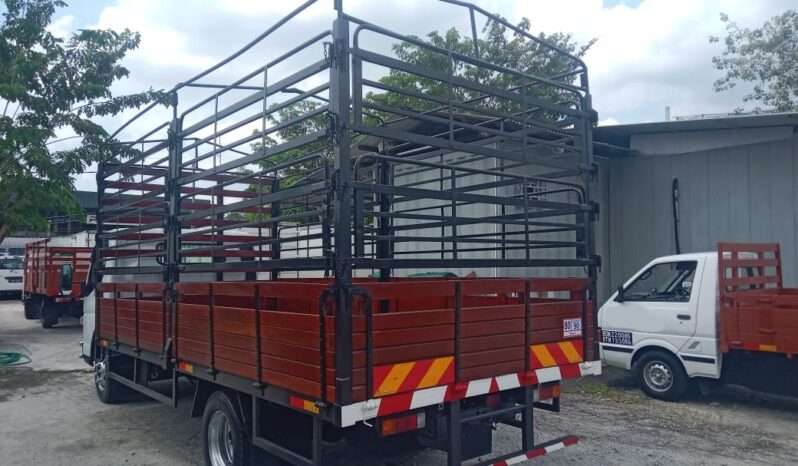 2021 Mitsubishi Fuso FE85PG WOODEN CARGO WITH STEEL RAILING 16’9 full