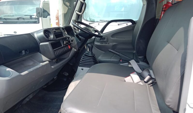 2013 HINO WU600R Kargo Am 10’4 full