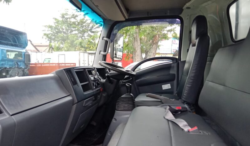 2018 Isuzu NPR81UKH FREEZER BOX 16′ (1 LHS Door) full